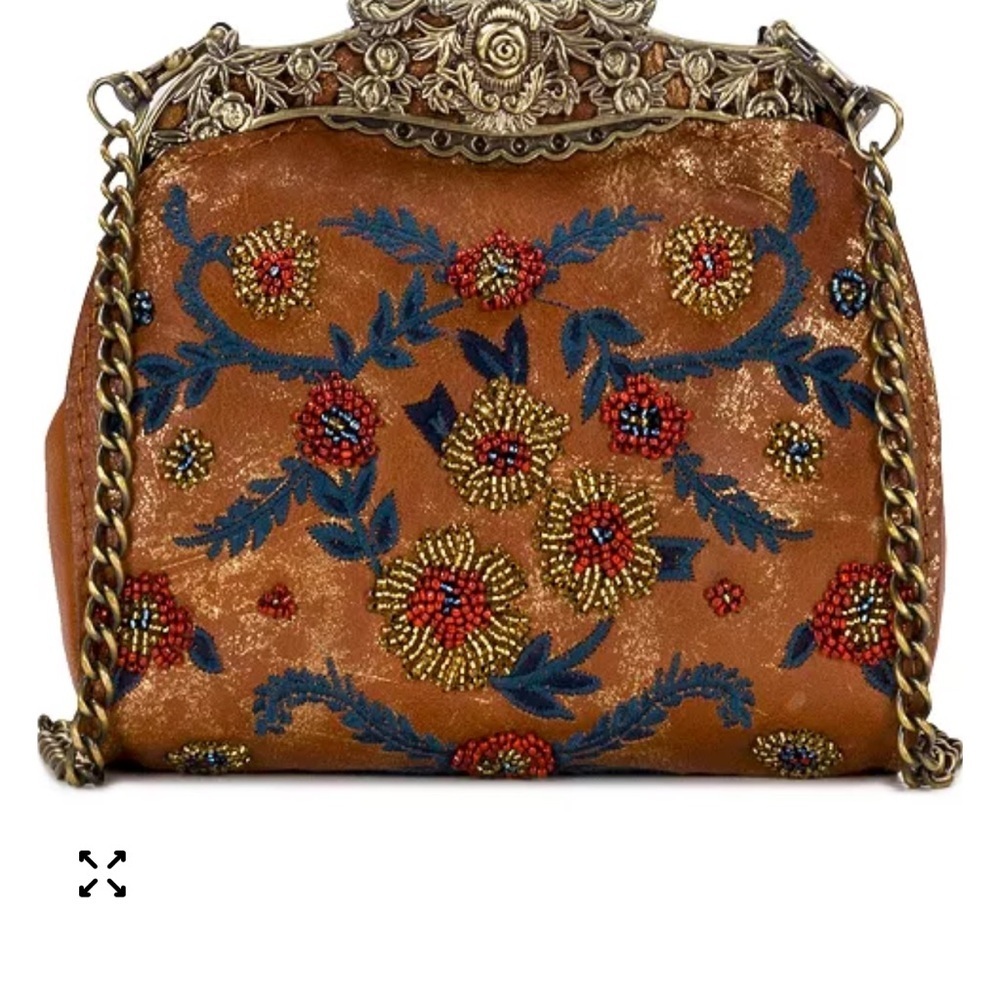 Patricia Nash Provençal Escaoe Beaded Carmonita Small Frame leather Clutch EUC